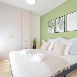 Apartament Bright 2br - 7th Floor, Balcony, Free Parking By Gravity, Praga